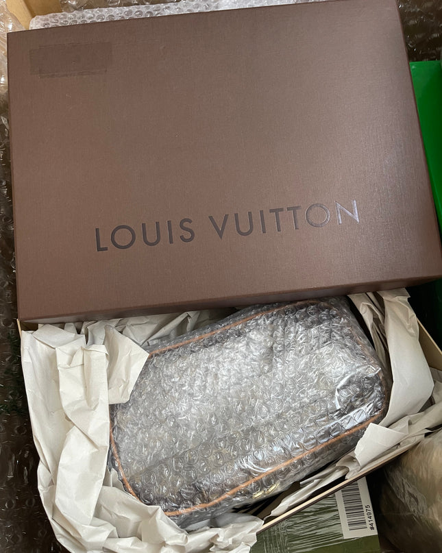 Preloved Louis Vuitton Pre-Owned
2004 Pochette Gange belt bag