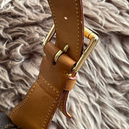 Preloved Authentic Louis Vuitton Croissant MM