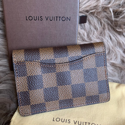 LOUIS VUITTON
Damier Ebene Canvas Pocket Organizer