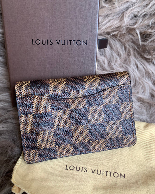 LOUIS VUITTON
Damier Ebene Canvas Pocket Organizer
