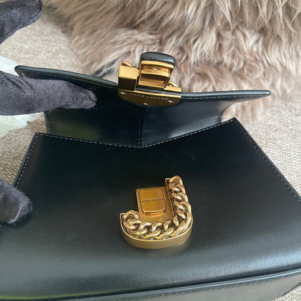 Preloved Authentic Marc Jacobs The St. Marc Top Handle Bag in Black — Brand New