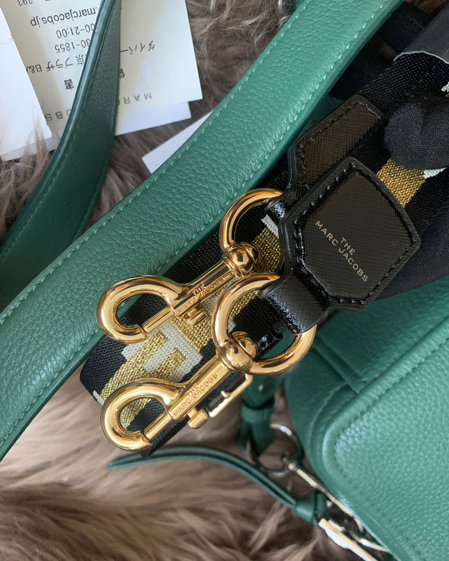 Marc Jacobs The Softshot 21 in cucumber green leather silver-tone hardware