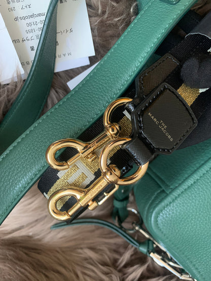 Marc Jacobs The Softshot 21 in cucumber green leather silver-tone hardware