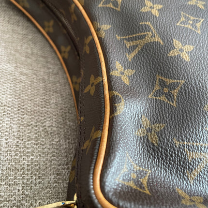 Preloved Authentic Louis Vuitton Croissant MM
