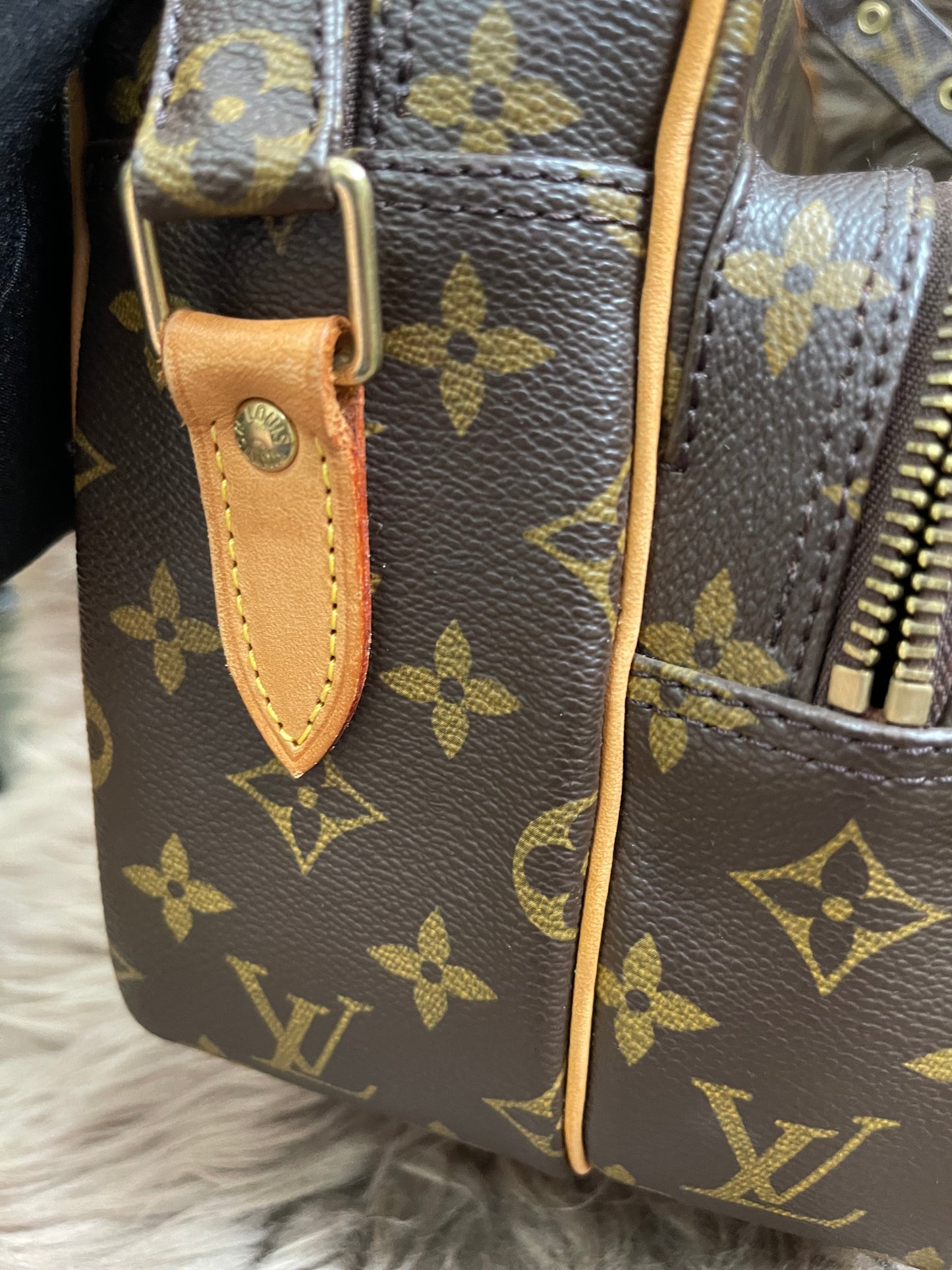 Preloved Louis Vuitton 2005 Nil messenger bag