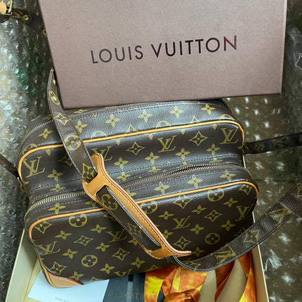 Preloved Louis Vuitton 2005 Nil messenger bag