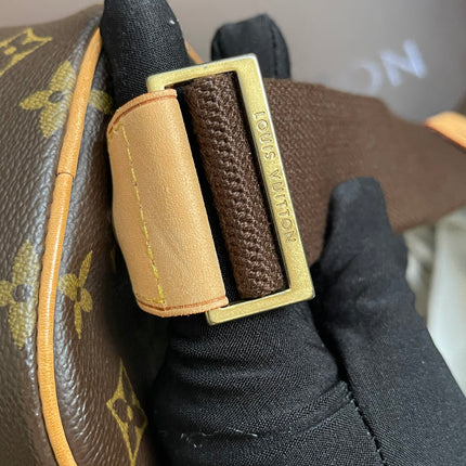 Preloved Louis Vuitton Pre-Owned
2004 Pochette Gange belt bag