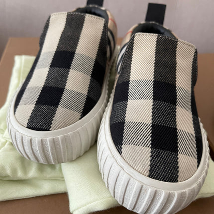 Burberry bundle set kids eur 27-28