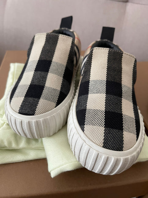 Burberry bundle set kids eur 27-28