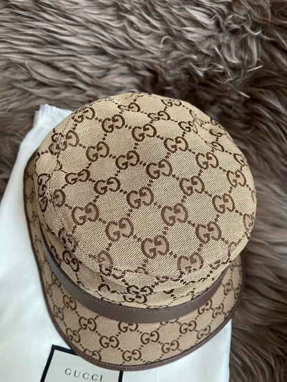 UNUSED GUCCI GG CANVAS BUCKET HAT