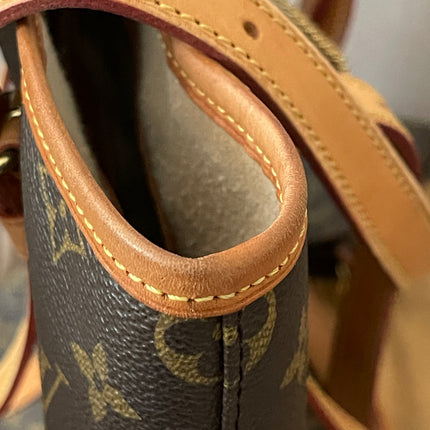 Preloved Authentic Rank B- Louis Vuitton Pre-Owned 2004 GM monogram bucket bag