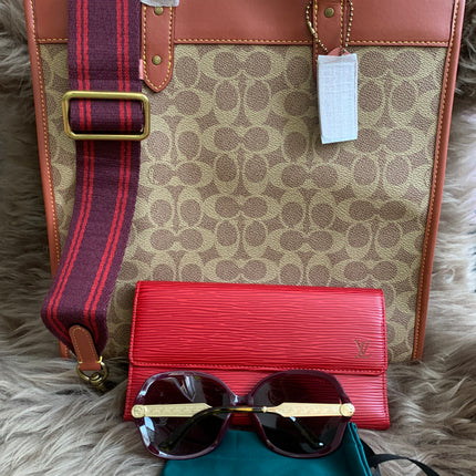 COACH Field Tote in Signature Canvas with Horse & Carriage Print