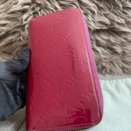Preloved Authentic Louis Vuitton Vernis Zippy Wallet