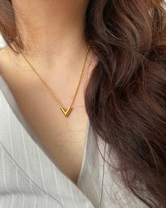 Preloved Authentic Essential V Necklace