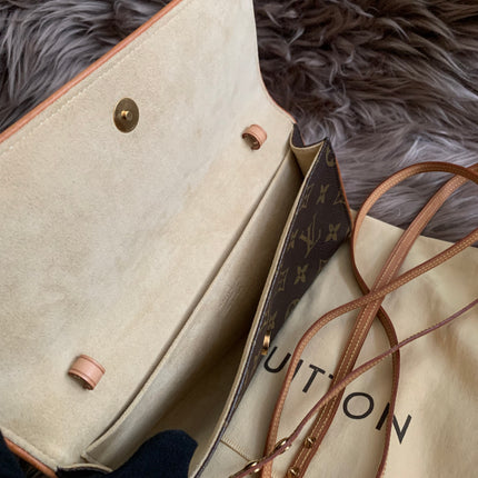 Louis Vuitton
2001 Pochette Twin GM crossbody bag