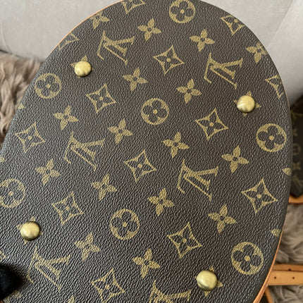 Preloved Authentic Rank B- Louis Vuitton Pre-Owned 2004 GM monogram bucket bag