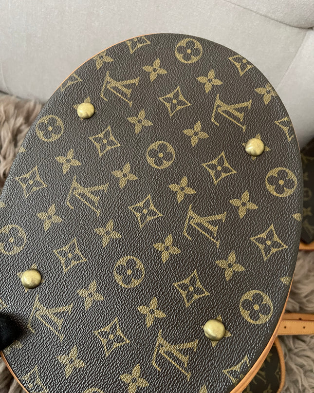 Preloved Authentic Rank B- Louis Vuitton Pre-Owned 2004 GM monogram bucket bag