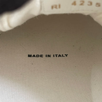 Preloved Authentic Celine Alan Sneaker with Triomphe in Canvas Off-White
