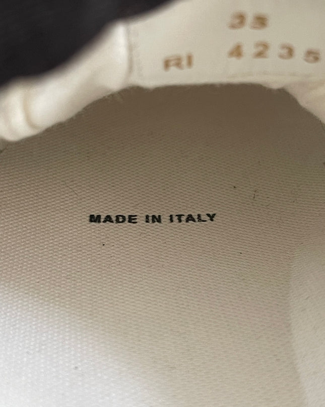 Preloved Authentic Celine Alan Sneaker with Triomphe in Canvas Off-White