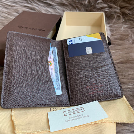 LOUIS VUITTON
Damier Ebene Canvas Pocket Organizer
