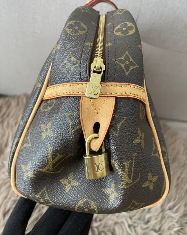 Preloved Authentic Louis Vuitton Montorgueil PM bag in monogram canvas