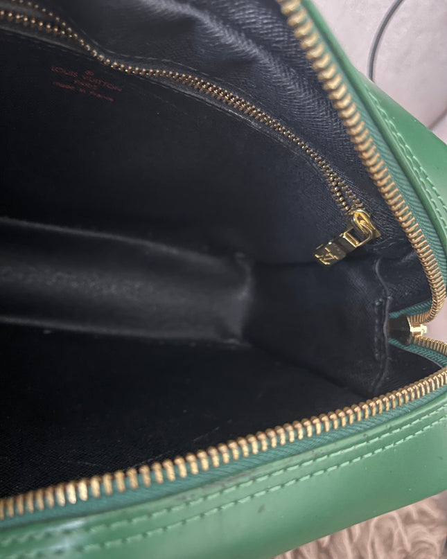 Preloved Authentic  Louis Vuitton Epi Trocadero 27