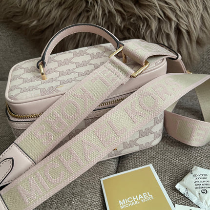 Preloved Authentic Michael Kors Jet Set MD Zip Tote Crossbody in Blush Pink MK Signature