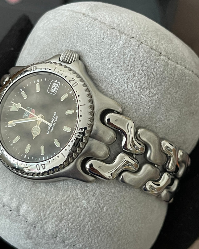 Preloved Authentic TAG Heuer Professional 200M stainless steel watch