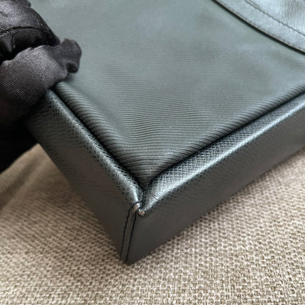 Preloved Authentic Louis Vuitton Taiga Leather Crossbody Bag – Épicéa Green, Silver Hardware