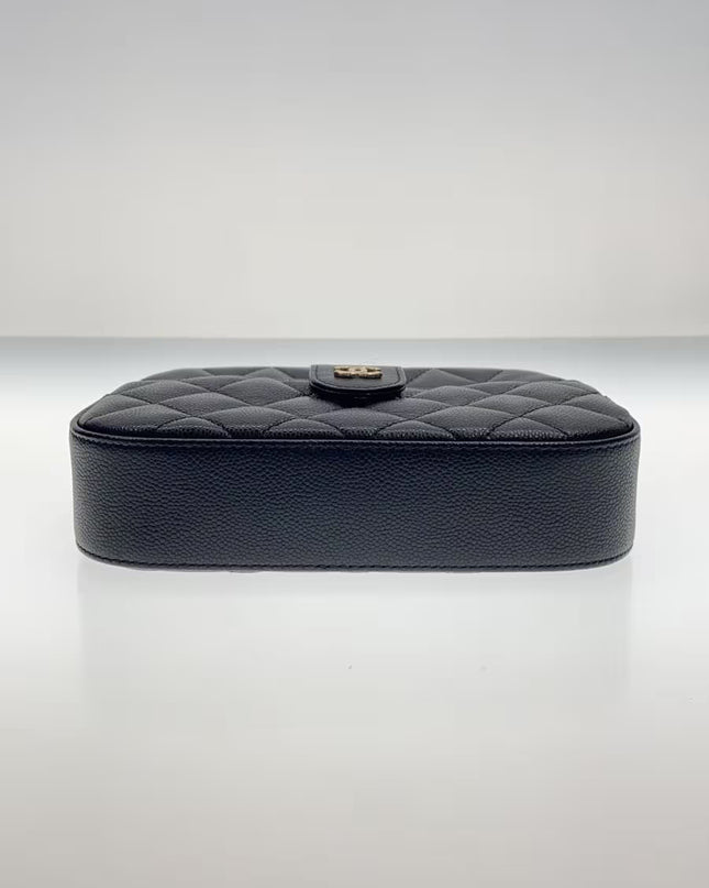Preloved Authentic Rank A CHANEL Pre-Owned 2021 Matelassé round zip Wallet