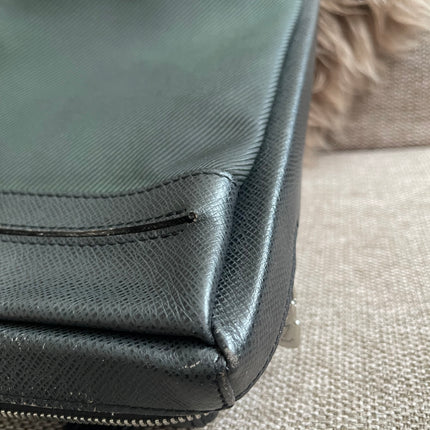 Preloved Authentic Louis Vuitton Taiga Leather Crossbody Bag – Épicéa Green, Silver Hardware