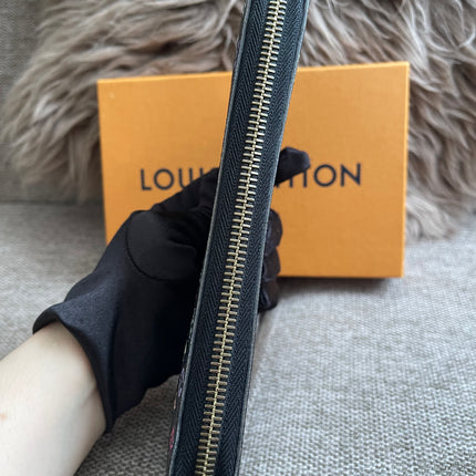 Preloved Authentic Louis Vuitton Zippy Wallet – Multicolor Monogram Black (Murakami) with Box