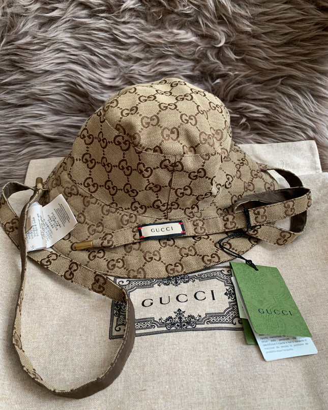 Gucci
Reversible GG & nylon bucket hat
