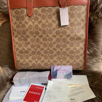 COACH Field Tote in Signature Canvas with Horse & Carriage Print