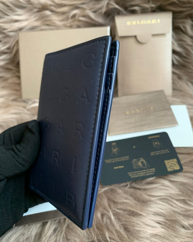 BVLGARI
Logo Infinitum Folded Card Holder in Leather