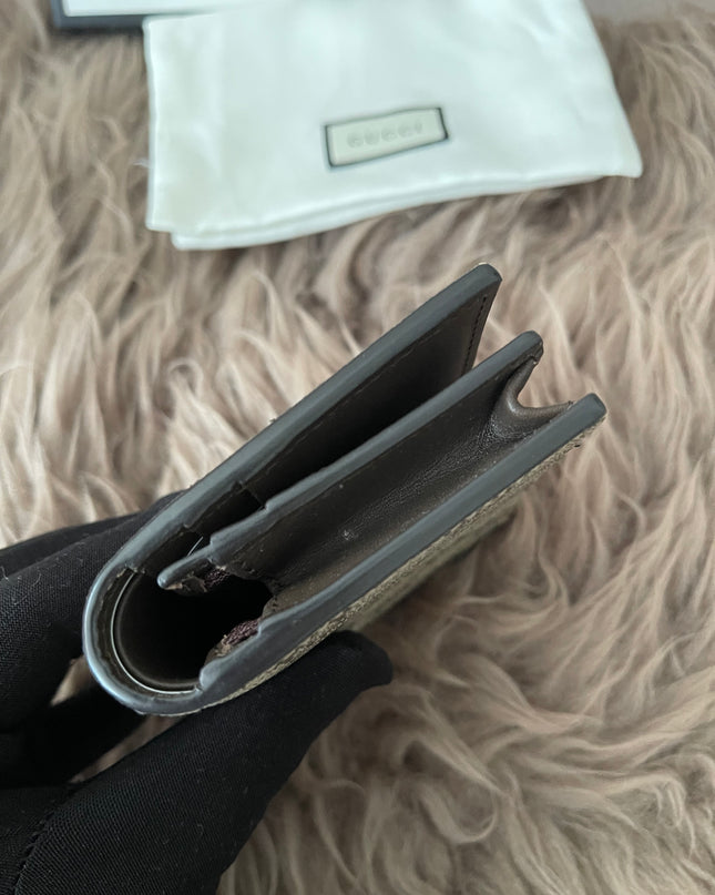 Preloved Authentic GG Supreme Gucci bifold wallet
