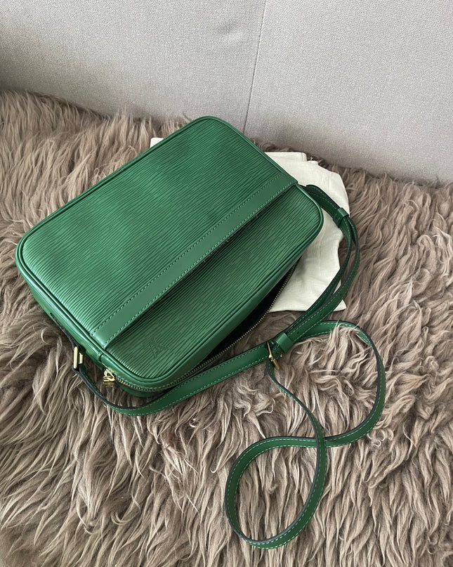 Preloved Authentic  Louis Vuitton Epi Trocadero 27