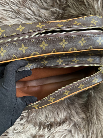 Preloved Louis Vuitton 2005 Nil messenger bag