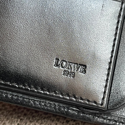 Preloved Authentic Loewe Bifold Wallet Black Grained Leather