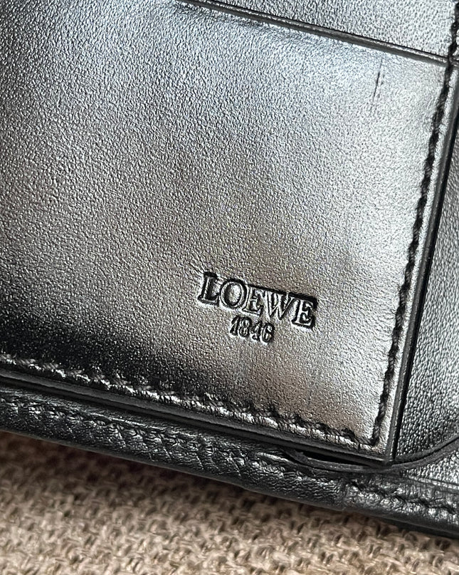 Preloved Authentic Loewe Bifold Wallet Black Grained Leather