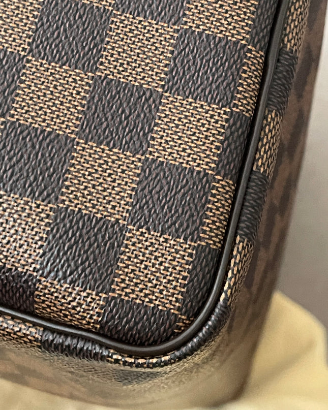 Preloved Authentic Louis Vuitton Speedy 30 handbag in the classic Damier Ebene