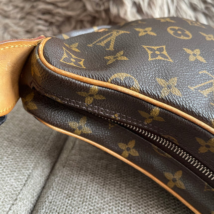 Preloved Authentic Louis Vuitton Croissant MM