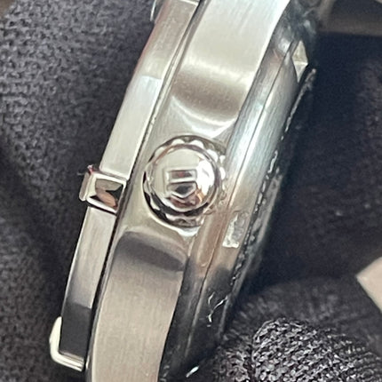 Preloved Authentic TAG Heuer Professional 200m Ladies Watch — Stainless Steel, Blue Dial