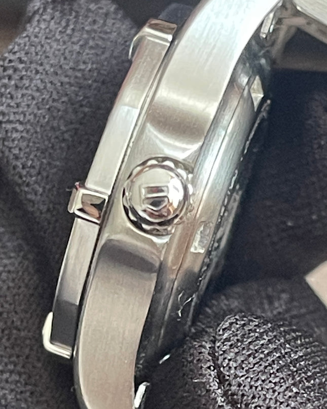 Preloved Authentic TAG Heuer Professional 200m Ladies Watch — Stainless Steel, Blue Dial