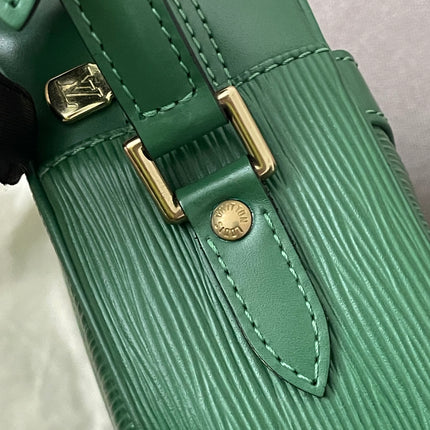Preloved Authentic  Louis Vuitton Epi Trocadero 27