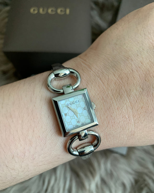 Gucci Tornavoni Women's Watch, 0.7 inch (18 mm), Quartz, White Pearl YA120517