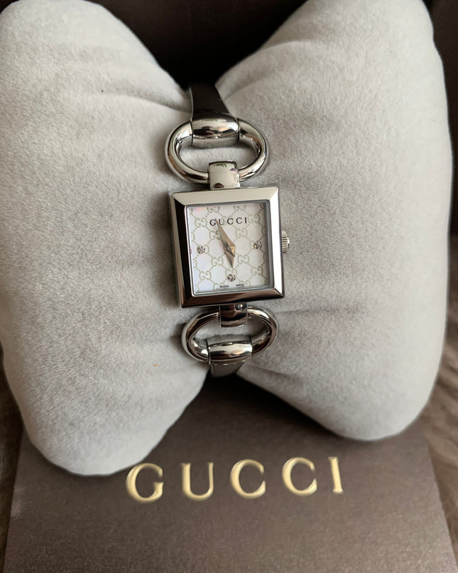 Gucci Tornavoni Women's Watch, 0.7 inch (18 mm), Quartz, White Pearl YA120517