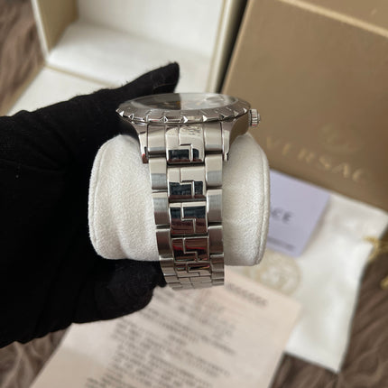 Preloved Authentic Versace Hellenyium Automatic watch with a grey dial