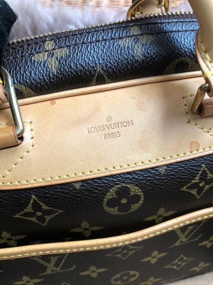 Preloved LOUIS VUITTON Monogram Trouville