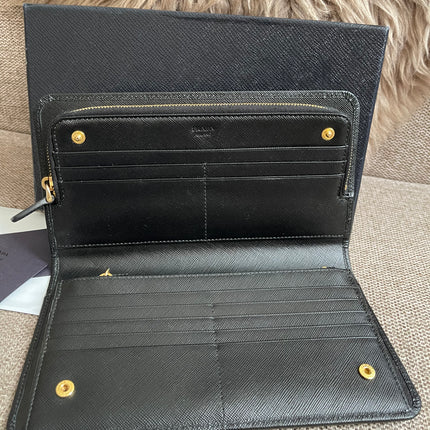 Preloved Authentic Prada Organizer Wallet — Saffiano Leather